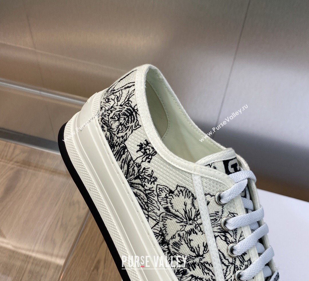 DIOR WalknDior Platform Low Top Sneakers in White and Black Embroidered Cotton with Toile de Jouy Voyage Motif 2023 (modeng-2309