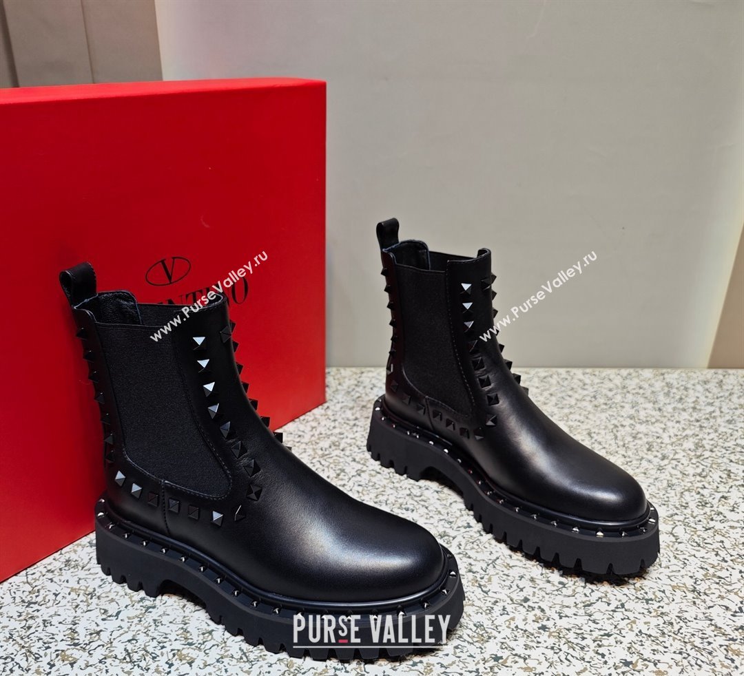 Valentino Rockstud Beatle boots with tone-on-tone studs in calfskin Black 2023 (hongyang-23092609)