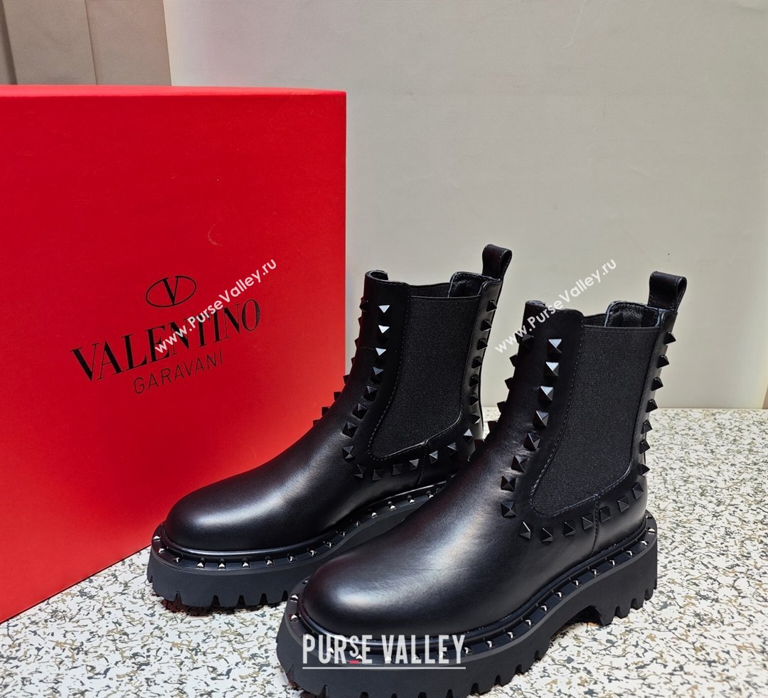Valentino Rockstud Beatle boots with tone-on-tone studs in calfskin Black 2023 (hongyang-23092609)