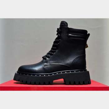Valentino Rockstud combat boots with tone-on-tone studs in calfskin Black 2023 (hongyang-23092610)