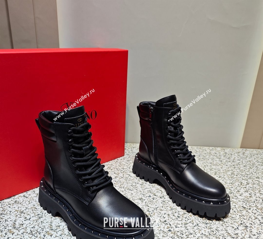 Valentino Rockstud combat boots with tone-on-tone studs in calfskin Black 2023 (hongyang-23092610)