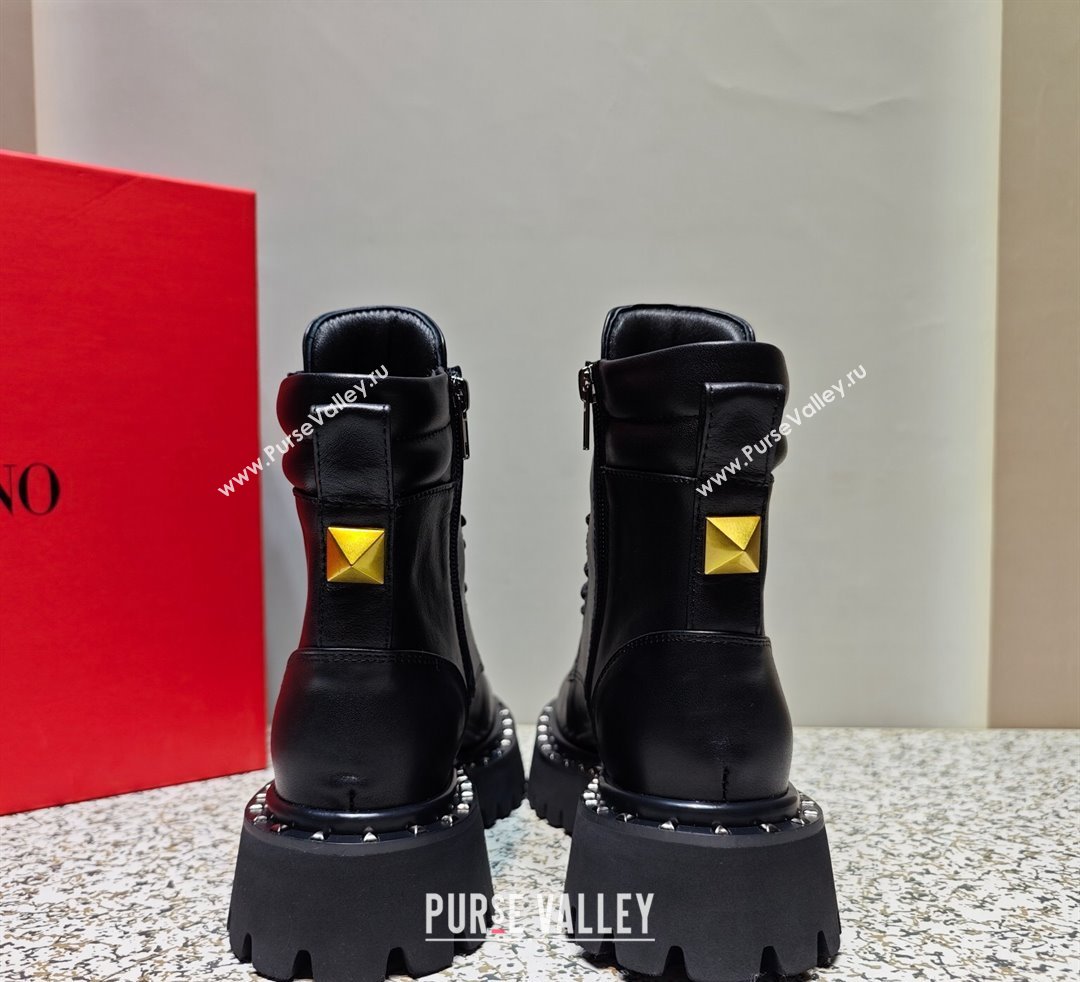 Valentino Rockstud combat boots with tone-on-tone studs in calfskin Black 2023 (hongyang-23092610)
