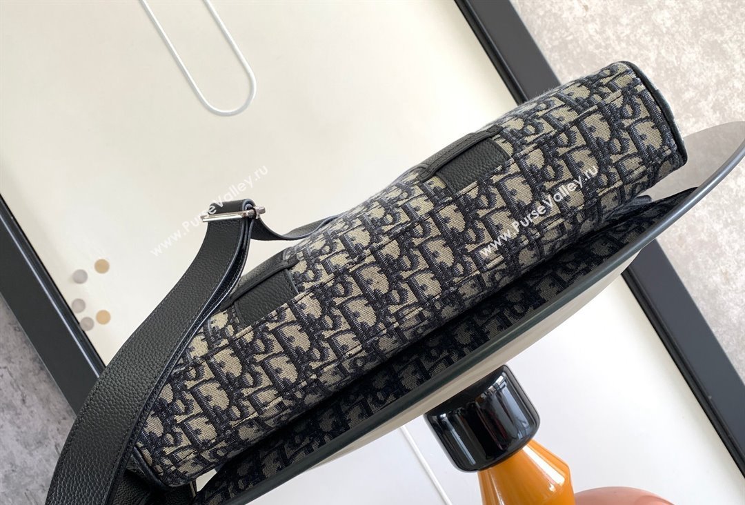 Dior Briefcase Bag in Beige and Black Dior Oblique Jacquard 2023 (XXG-23092829)