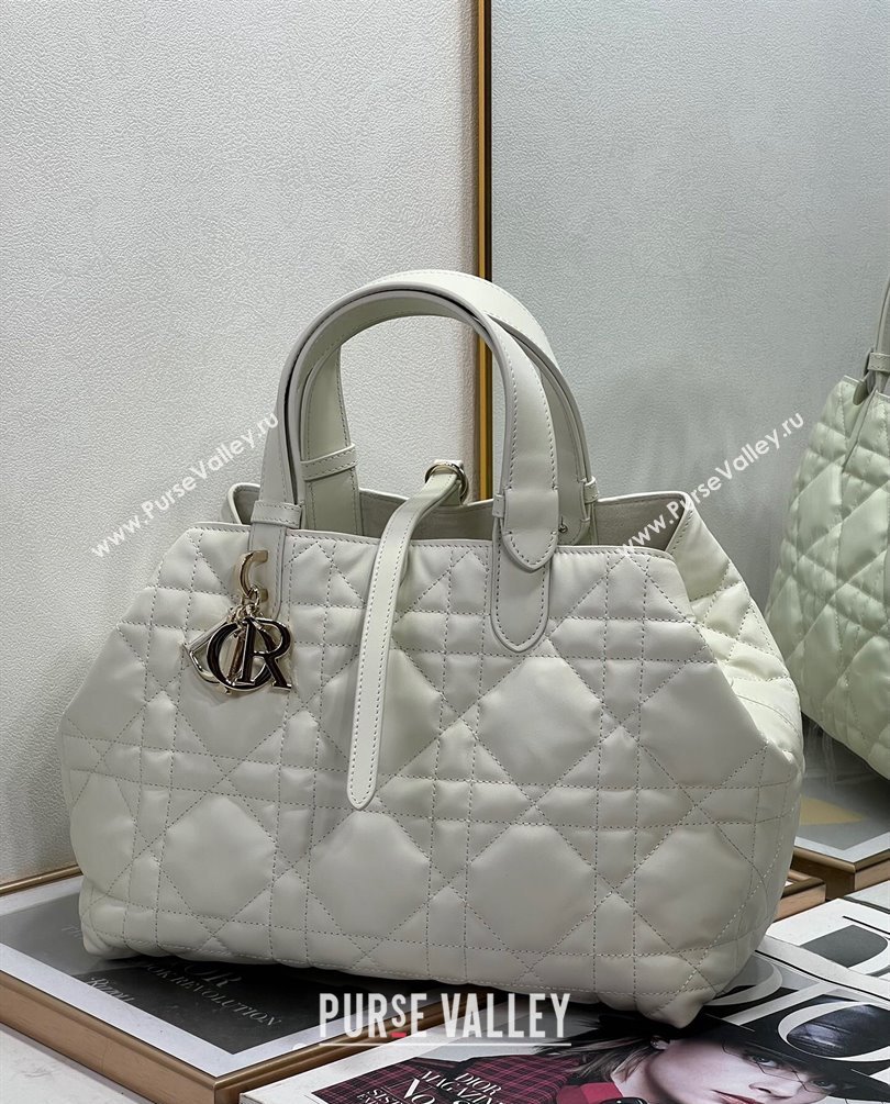 Dior Medium Toujours Bag in Macrocannage Calfskin White 2023 (XXG-23100601)