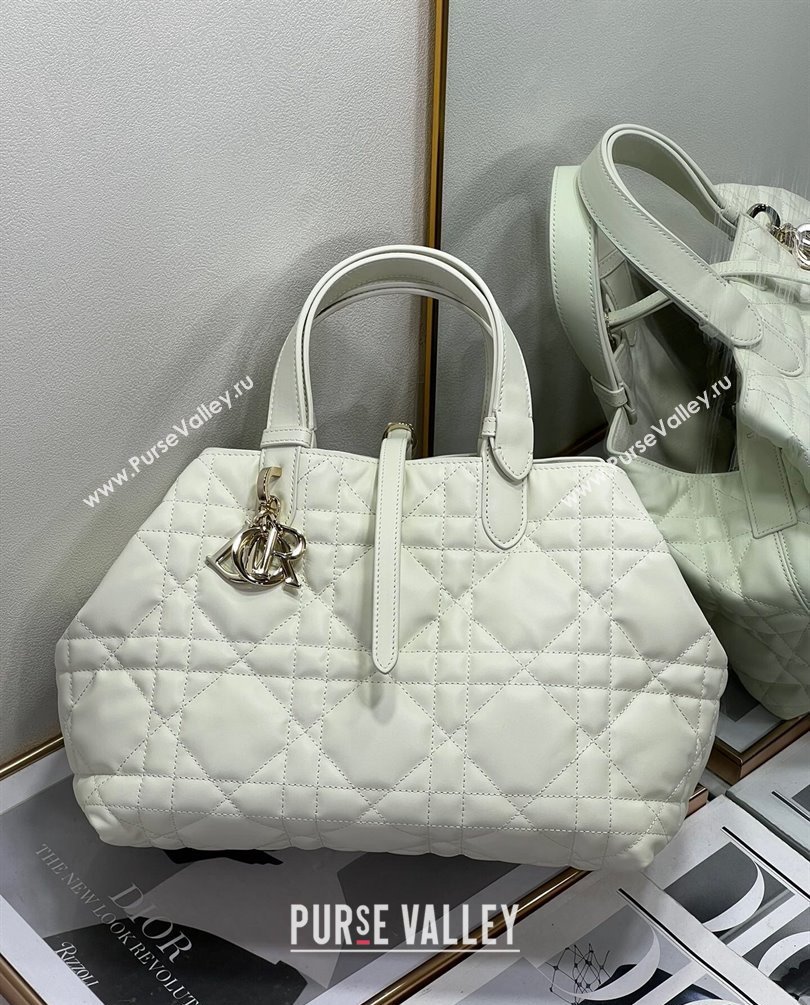 Dior Medium Toujours Bag in Macrocannage Calfskin White 2023 (XXG-23100601)