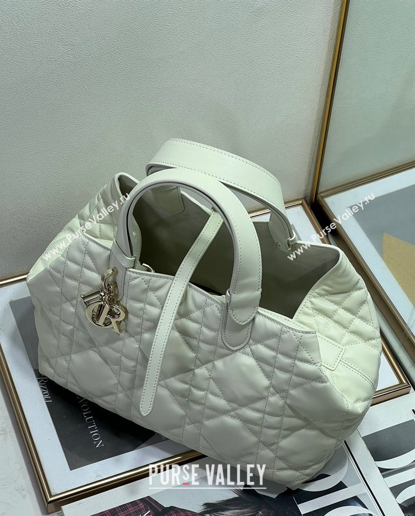 Dior Medium Toujours Bag in Macrocannage Calfskin White 2023 (XXG-23100601)