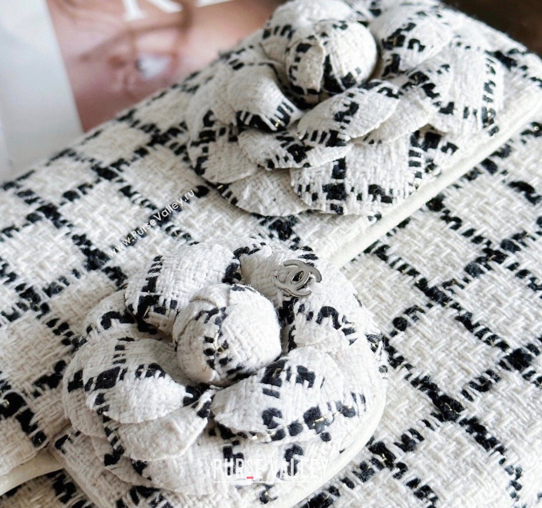 Chanel Wool Tweed and Camellia Small Classic Handbag White 2023 (jiyuan-23100940)