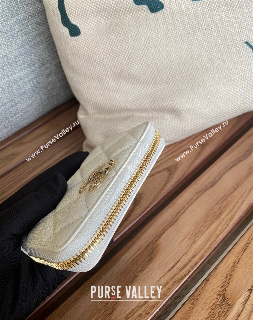 Chanel Gold-Tone Metal Logo Zip Card Holder AP3045 in Grained Calfskin White (keke-23101138)