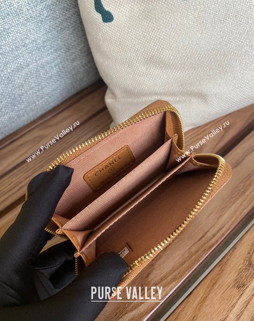 Chanel Gold-Tone Metal Logo Zip Card Holder AP3045 in Grained Calfskin Brown (keke-23101139)