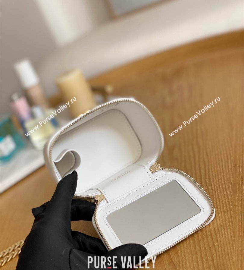 Chanel Mini Sweet Heart Vanity Case Bag 81246 in Grained Calfskin White (yingfeng-23101116)