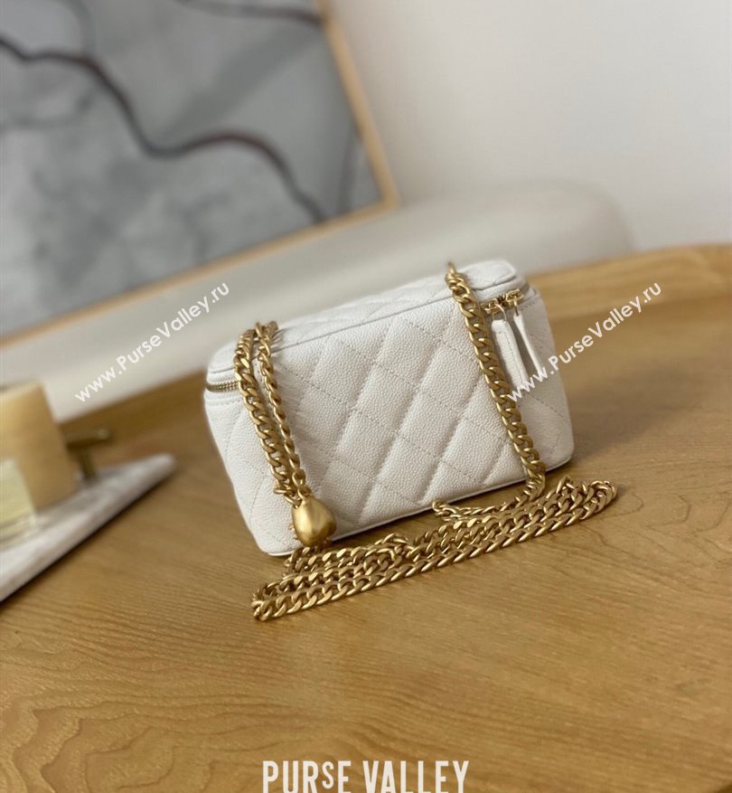 Chanel Small Sweet Heart Vanity Case Bag 81247 in Grained Calfskin White (yingfeng-23101102)