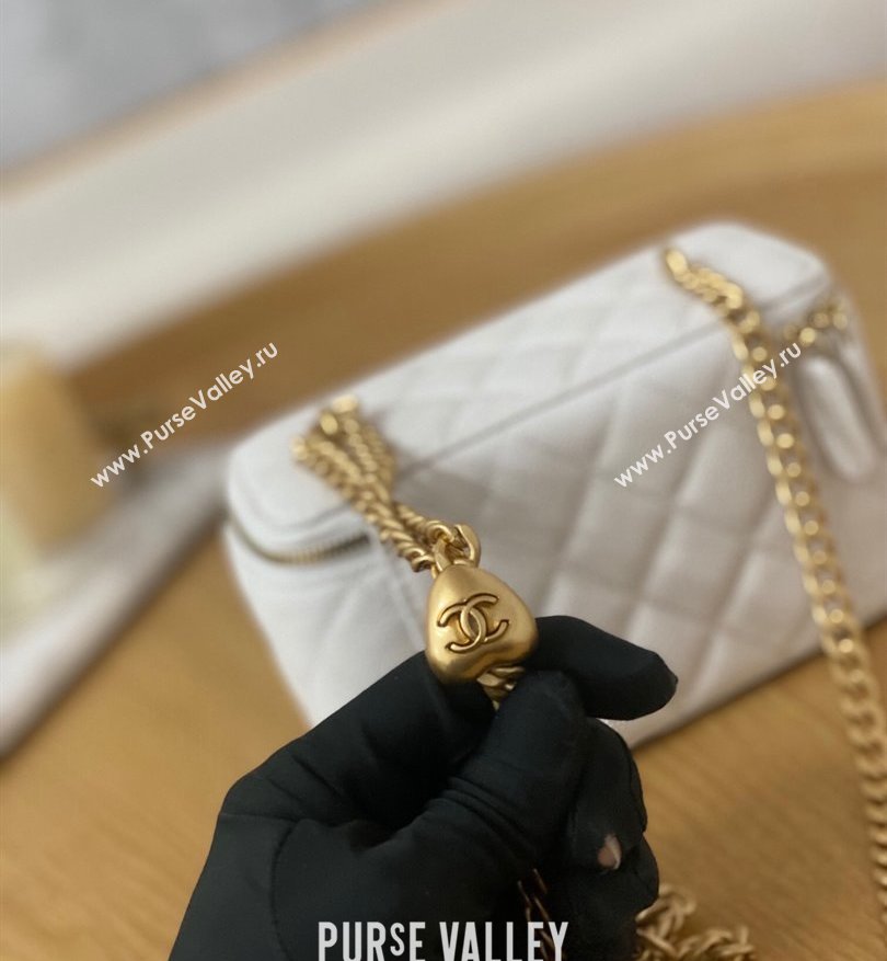 Chanel Small Sweet Heart Vanity Case Bag 81247 in Grained Calfskin White (yingfeng-23101102)