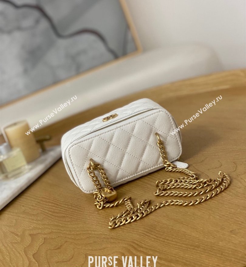 Chanel Small Sweet Heart Vanity Case Bag 81247 in Grained Calfskin White (yingfeng-23101102)