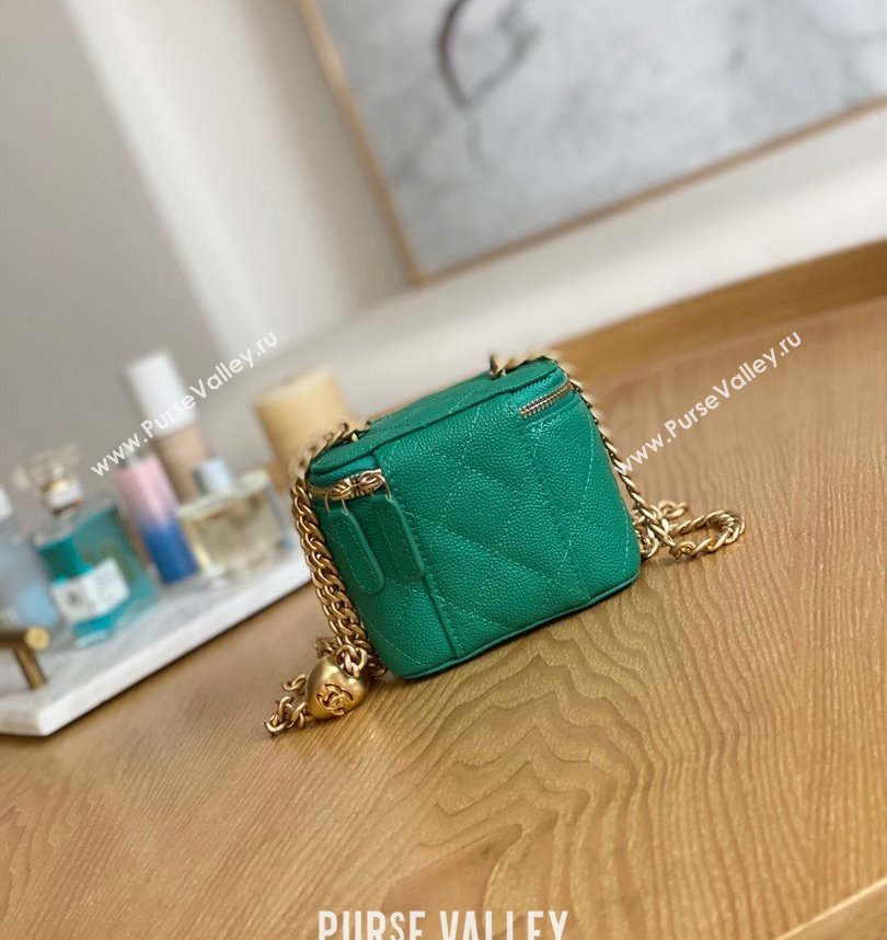 Chanel Mini Sweet Heart Vanity Case Bag 81246 in Grained Calfskin Green (yingfeng-23101118)