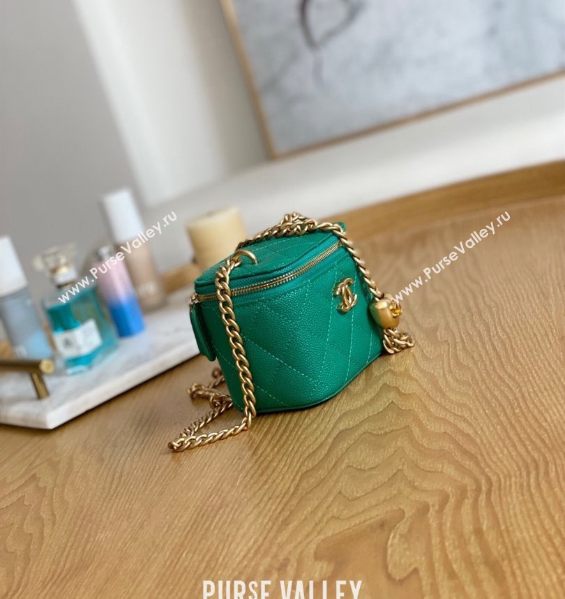 Chanel Mini Sweet Heart Vanity Case Bag 81246 in Grained Calfskin Green (yingfeng-23101118)
