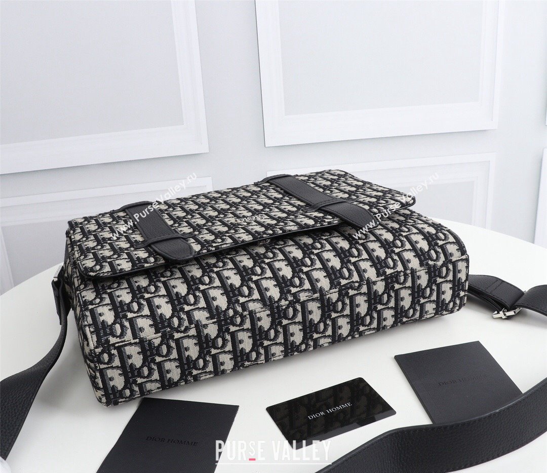 Dior Messenger Bag in Beige and Black Dior Oblique Jacquard (ziyin-23101334)