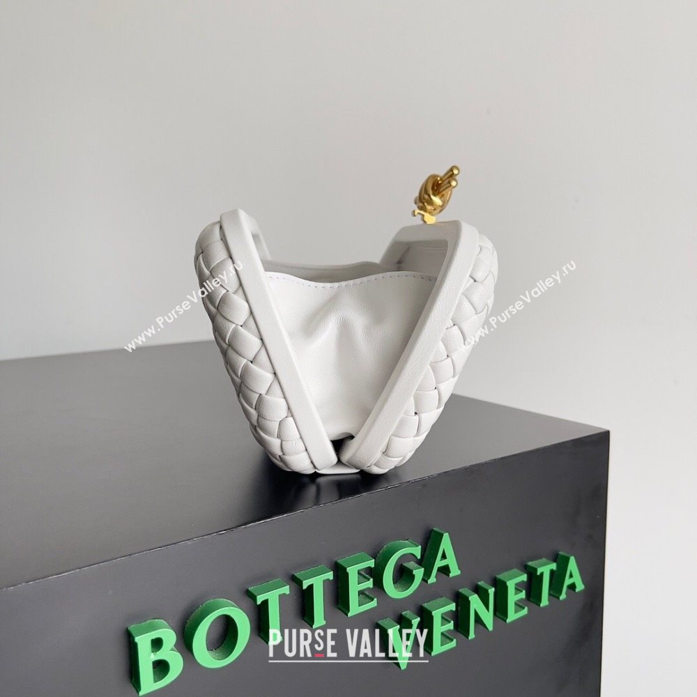 Bottega Veneta Padded Intreccio leather Knot Minaudiere clutch Bag White 2023 (misu-23110137)