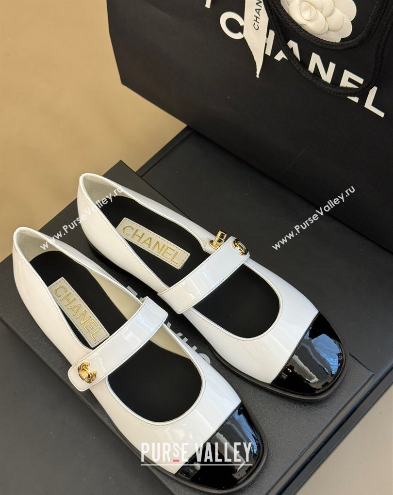 Chanel Patent Calfskin Mary Janes G45280 White/Black 2023 (kaola-23111102)