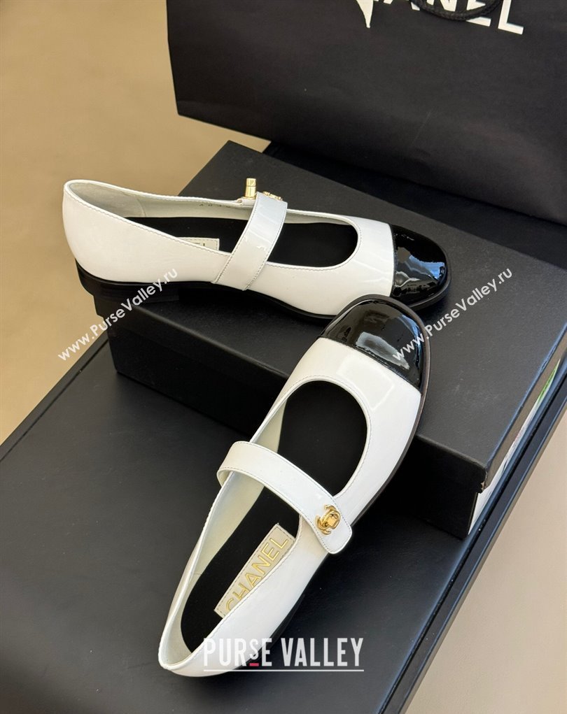 Chanel Patent Calfskin Mary Janes G45280 White/Black 2023 (kaola-23111102)