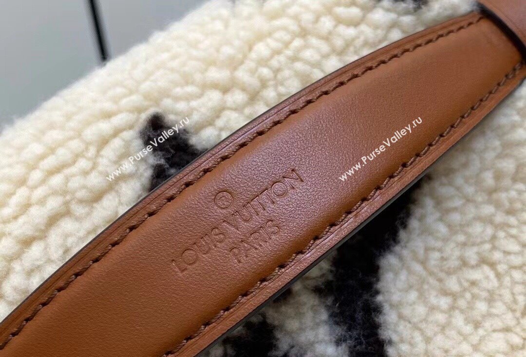 Louis Vuitton Shearling LV Ski Bumbag Bag M23715 Cream/Brown 2023 (kiki-23111329)