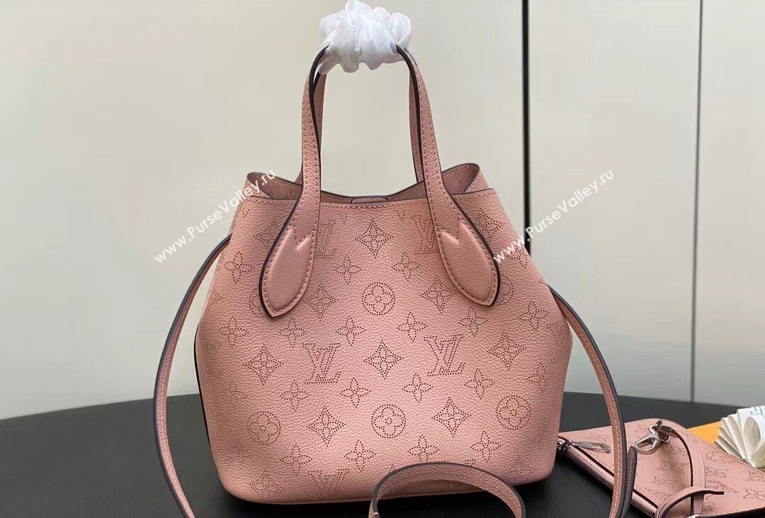 Louis Vuitton Mahina perforated calfskin leather Blossom PM Bag M23196 Rose Jasmin 2023 (kiki-23111343)