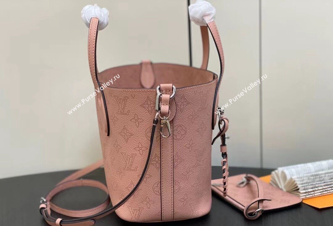 Louis Vuitton Mahina perforated calfskin leather Blossom PM Bag M23196 Rose Jasmin 2023 (kiki-23111343)