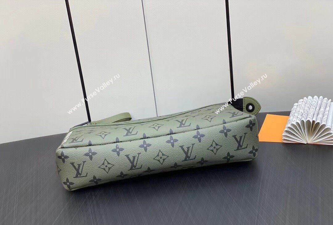 Louis Vuitton Monogram Canvas Pochette Voyage Souple Bag M82800 Khaki Green/Vermillion Red 2023 (kiki-23111312)