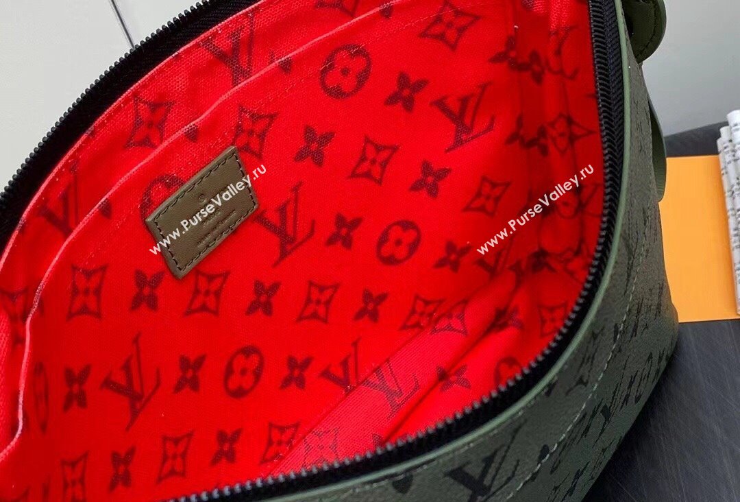 Louis Vuitton Monogram Canvas Pochette Voyage Souple Bag M82800 Khaki Green/Vermillion Red 2023 (kiki-23111312)