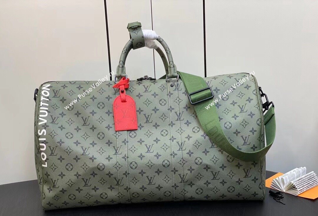 Louis Vuitton Monogram Canvas Keepall Bandoulière 55 Bag M23963 Khaki Green/Vermillion Red 2023 (kiki-23111318)