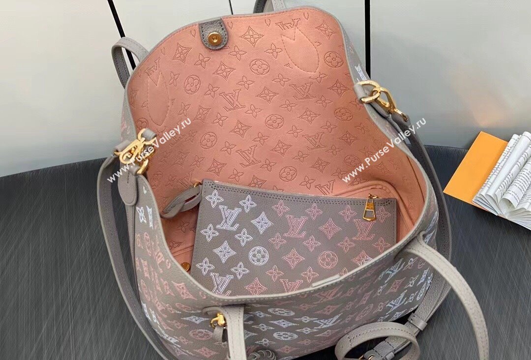 Louis Vuitton Mahina perforated calfskin leather Blossom MM Bag M23387 Flight Mode Gray 2023 (kiki-23111346)