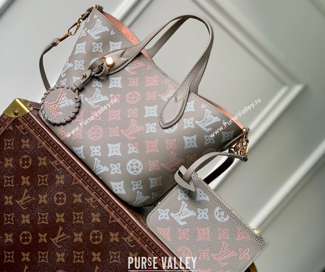 Louis Vuitton Mahina perforated calfskin leather Blossom PM Bag M23758 Flight Mode Gray 2023 (kiki-23111344)