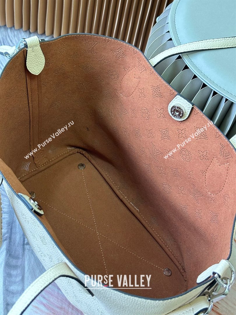 Louis Vuitton Mahina perforated calfskin leather Blossom MM Bag M21850 White 2023 (kiki-23111348)