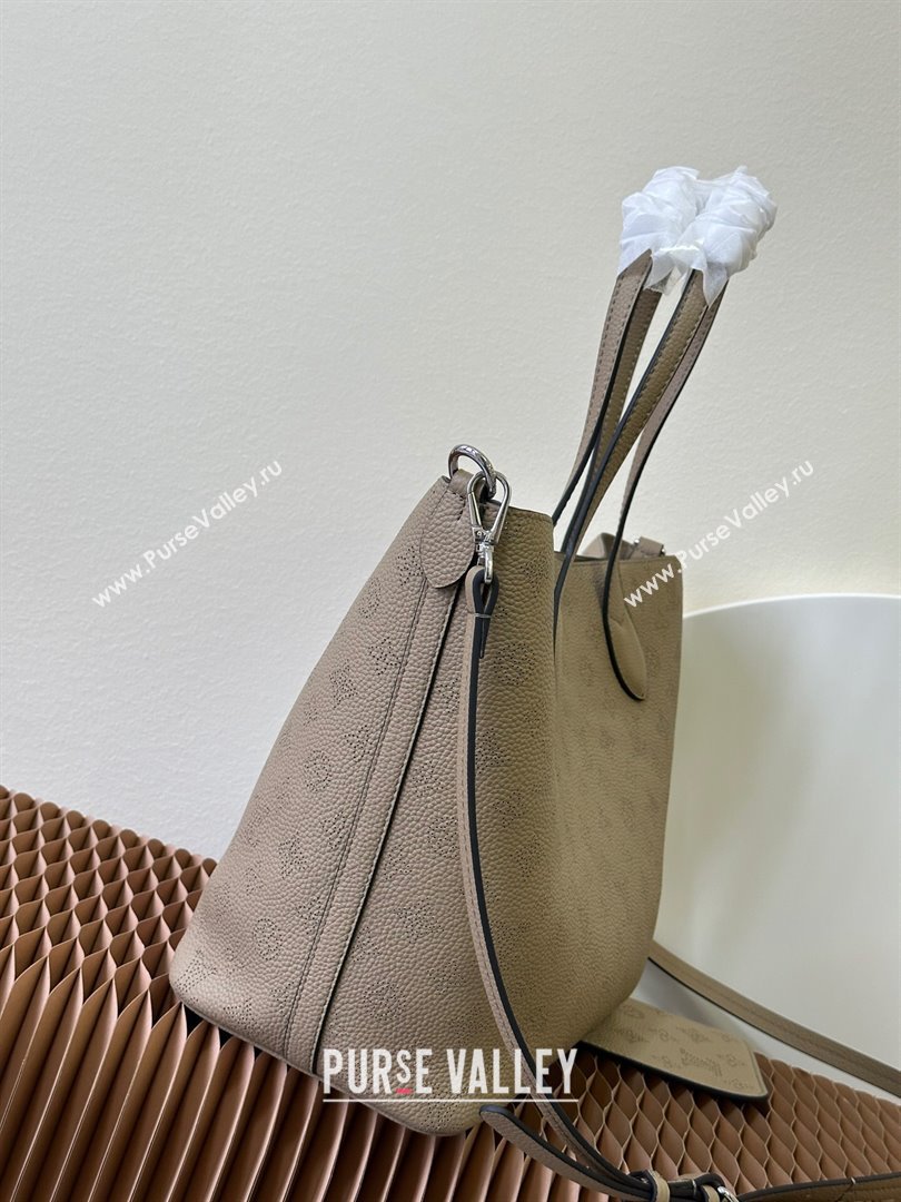 Louis Vuitton Mahina perforated calfskin leather Blossom MM Bag M21852 Galet Beige 2023 (kiki-23111349)