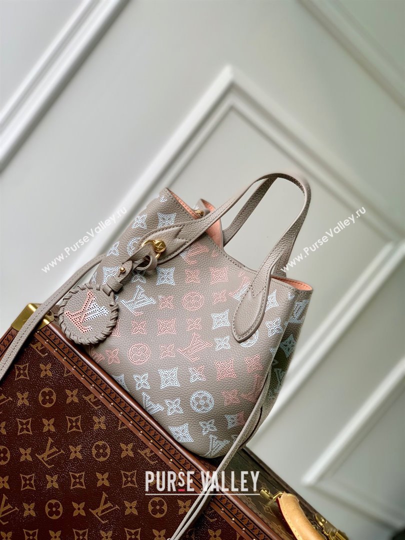 Louis Vuitton Mahina perforated calfskin leather Blossom PM Bag M23758 Flight Mode Gray 2023 (kiki-23111344)