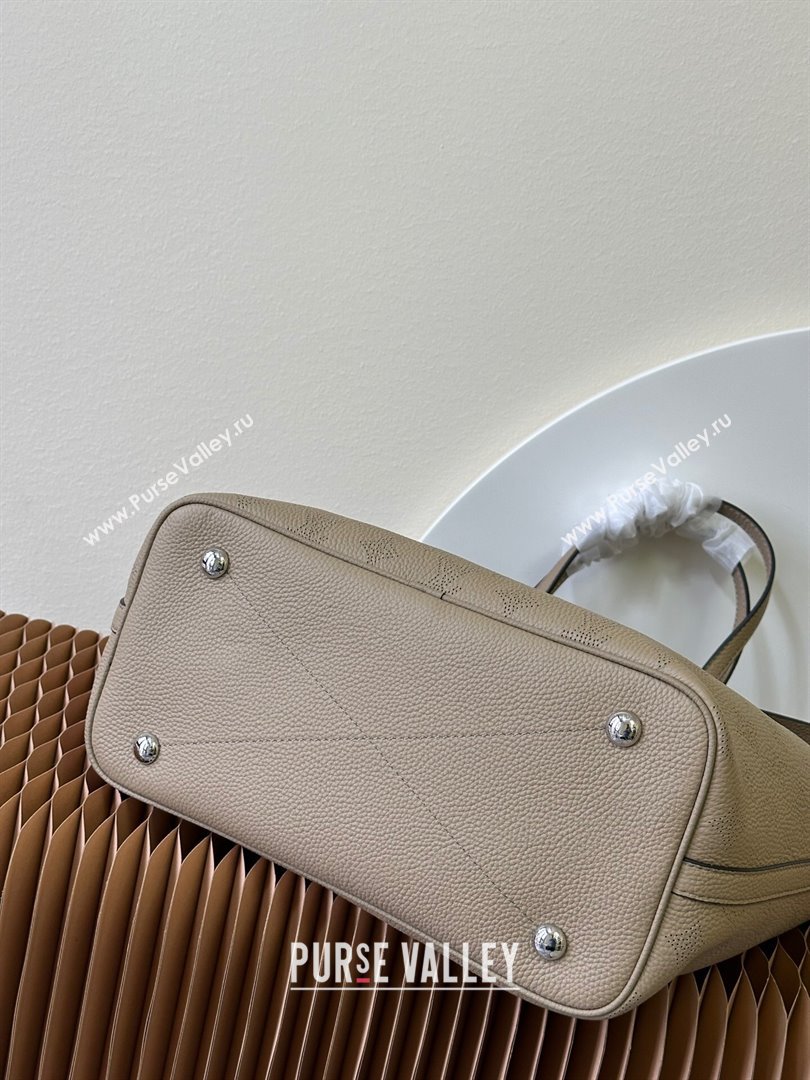 Louis Vuitton Mahina perforated calfskin leather Blossom MM Bag M21852 Galet Beige 2023 (kiki-23111349)