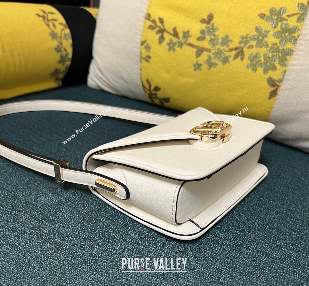 Valentino shoulder Letter Small Bag in smooth calfskin White 2023 (xinyidai-23111722)