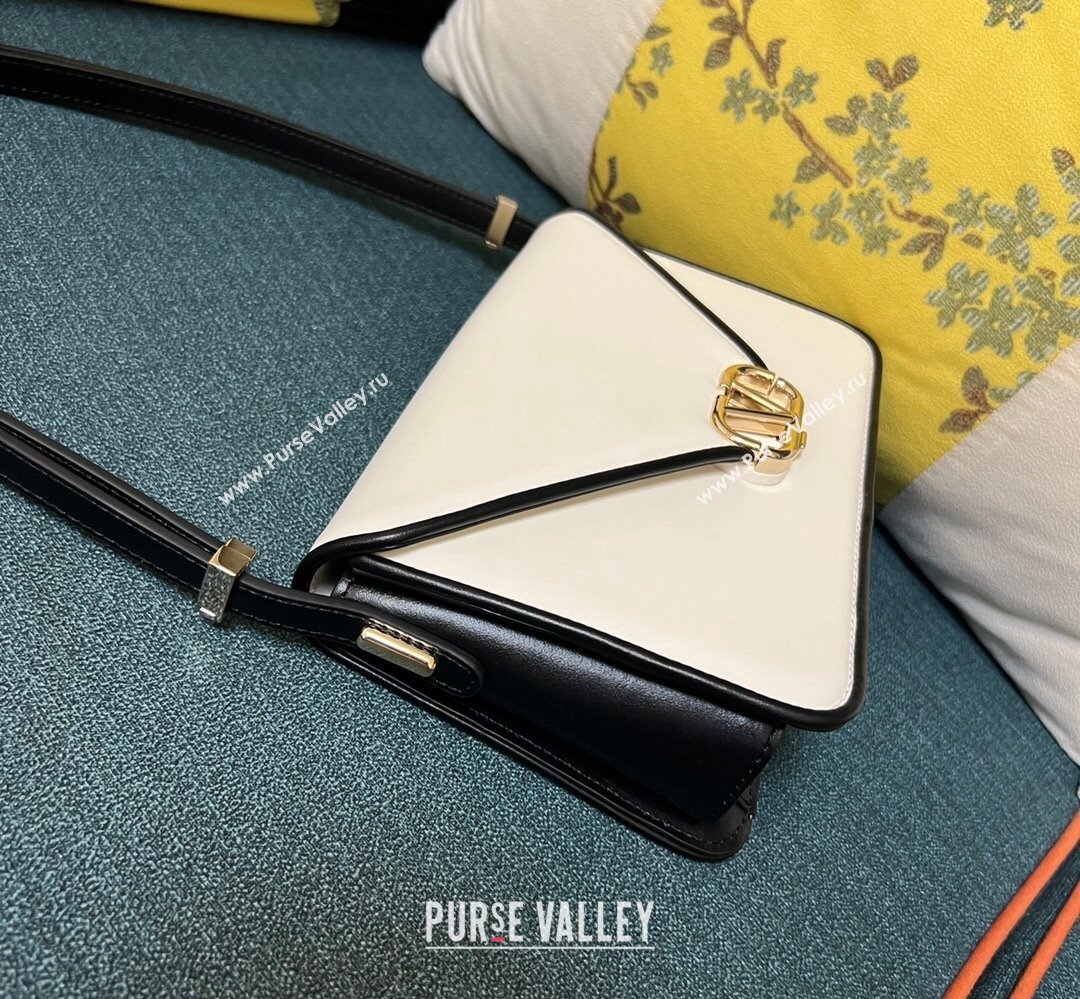 Valentino shoulder Letter Large Bag in smooth calfskin White/Black 2023 (xinyidai-23111719)