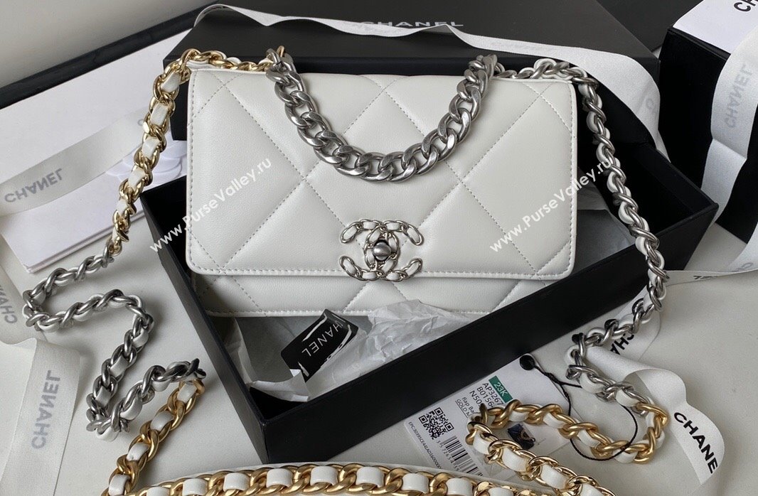 Chanel 19 Shiny Lambskin Wallet On Chain WOC Bag AP3267 White/Silver 2023 (jiyuan-23111727)