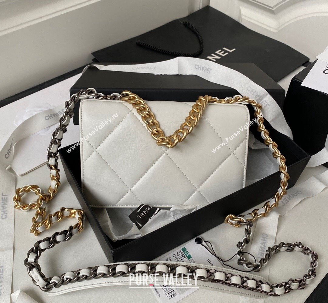 Chanel 19 Shiny Lambskin Wallet On Chain WOC Bag AP3267 White/Gold 2023 (jiyuan-23111725)
