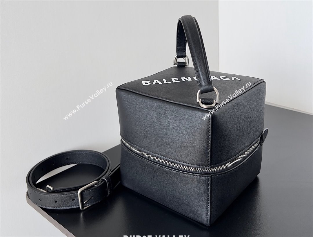 Balenciaga Small 4x4 Leather Top Handle Bag In Black 2023 (jiche-23112031)