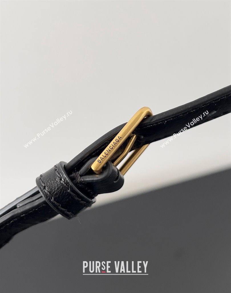 Balenciaga Crush Large Sling Bag in paper calfskin Black/Gold 2023 (jiche-23112023)