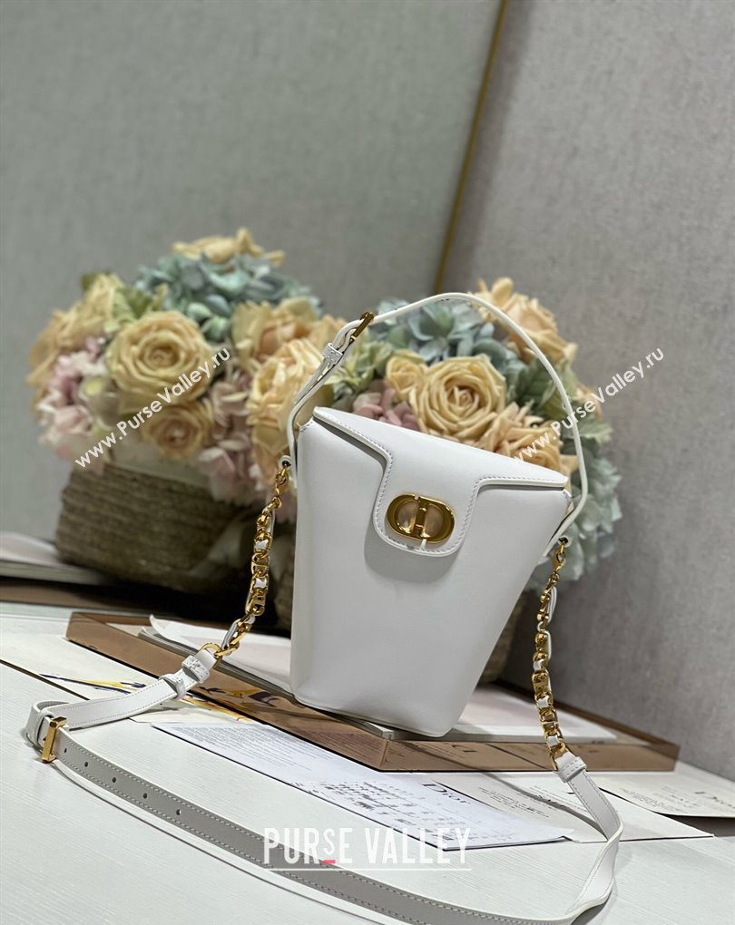 Dior 30 Montaigne Mini Bucket Bag In Calfskin White 2024 (XXG-23112111)