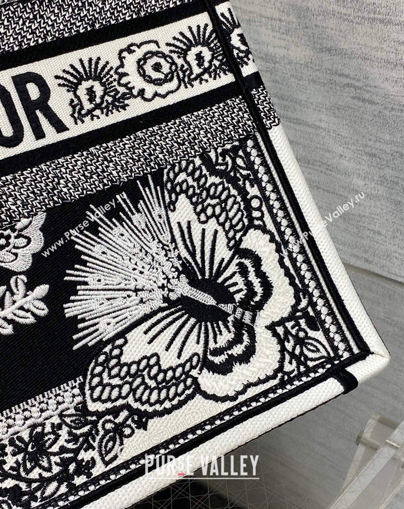 Dior Large Book Tote Bag in Black and White Butterfly Bandana Embroidery (XXG-23112029)