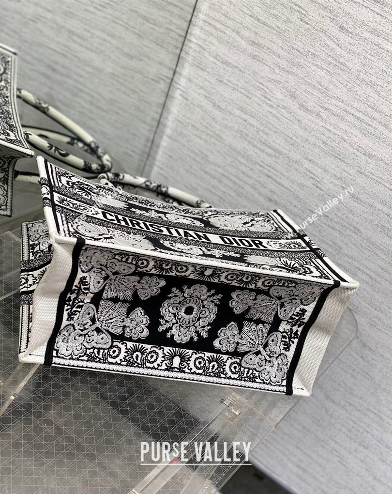 Dior Medium Book Tote Bag in Black and White Butterfly Bandana Embroidery (XXG-23112030)