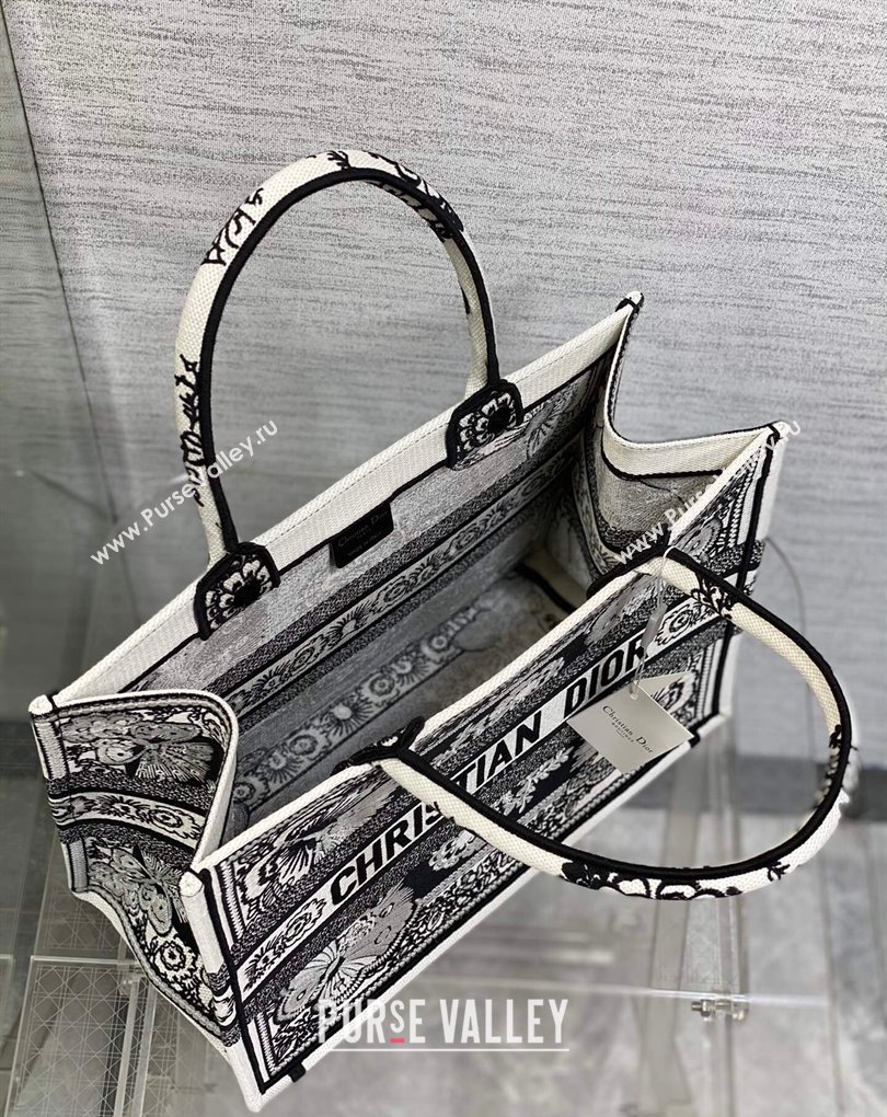 Dior Medium Book Tote Bag in Black and White Butterfly Bandana Embroidery (XXG-23112030)