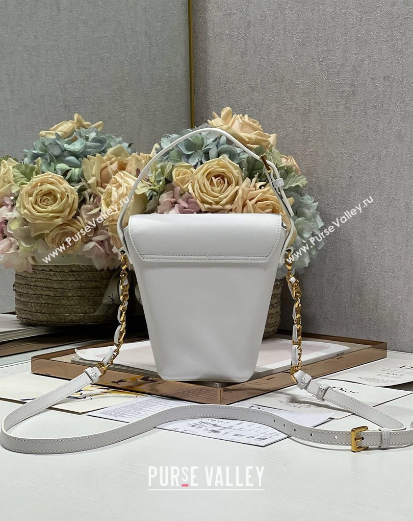 Dior 30 Montaigne Mini Bucket Bag In Calfskin White 2024 (XXG-23112111)