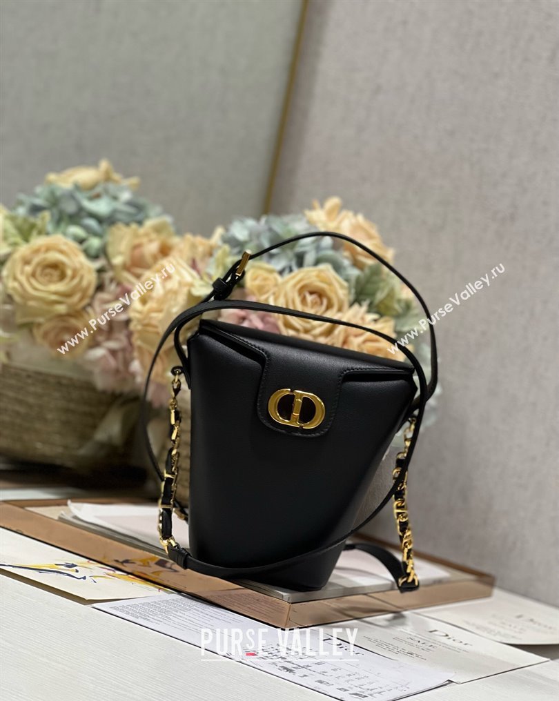 Dior 30 Montaigne Mini Bucket Bag In Calfskin Black 2024 (XXG-23112110)