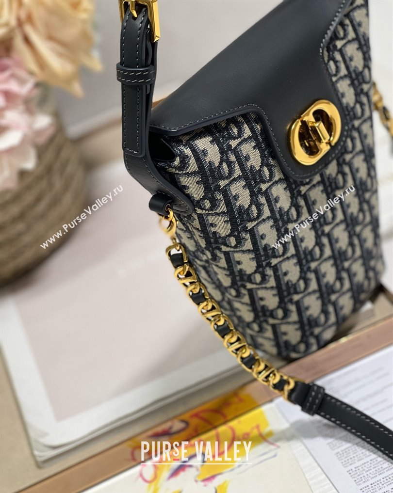 Dior 30 Montaigne Mini Bucket Bag In Blue Dior Oblique Jacquard and Calfskin 2024 (XXG-23112112)