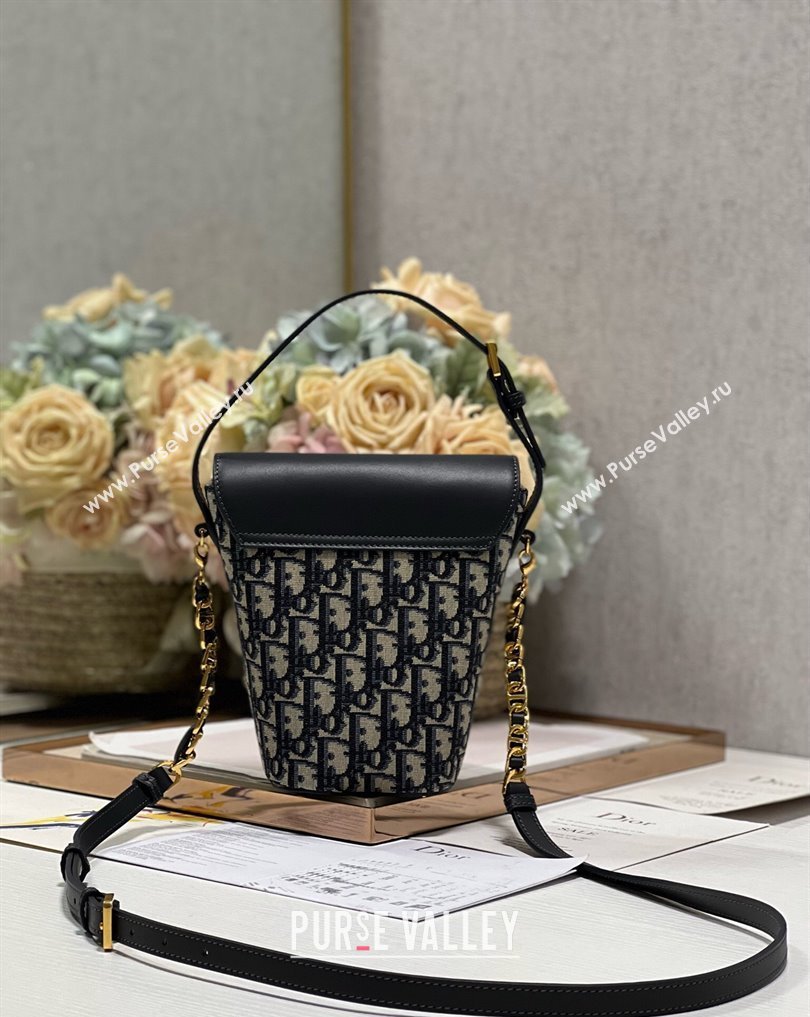 Dior 30 Montaigne Mini Bucket Bag In Blue Dior Oblique Jacquard and Calfskin 2024 (XXG-23112112)