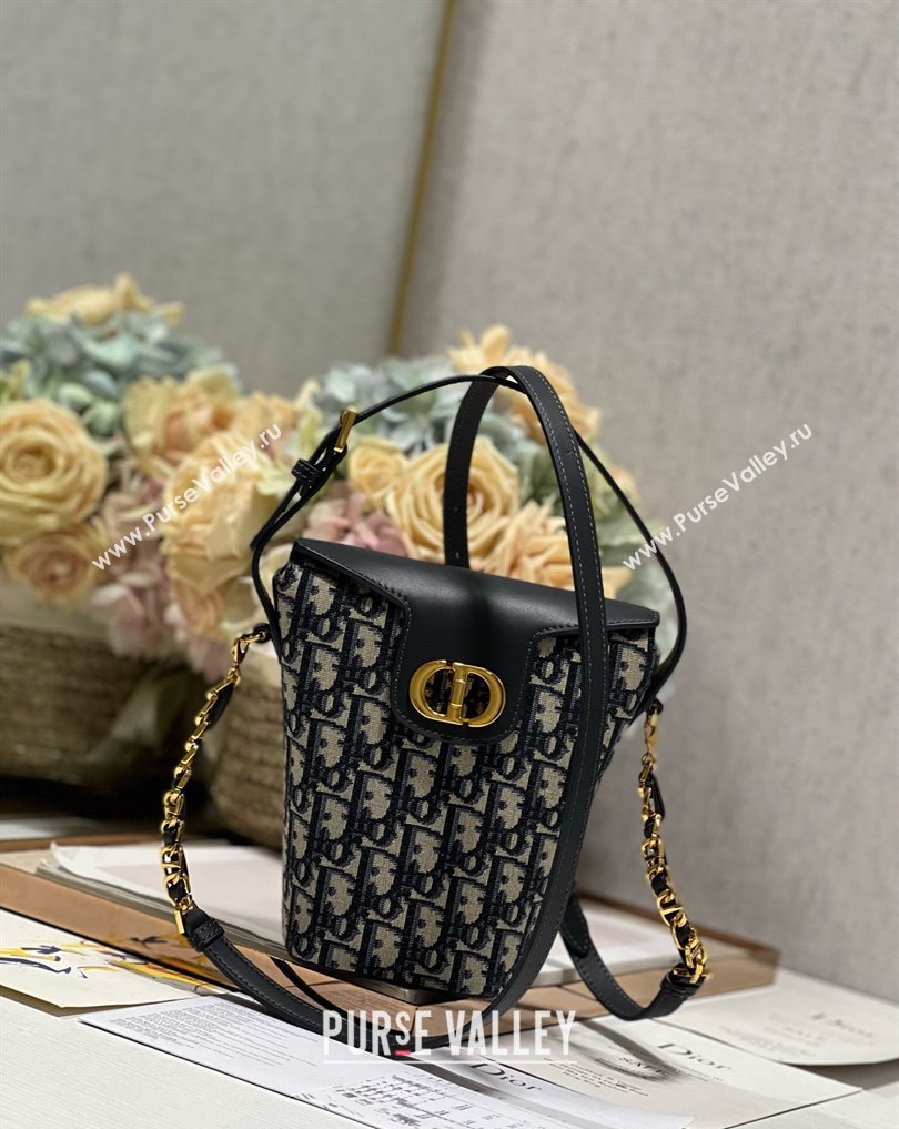 Dior 30 Montaigne Mini Bucket Bag In Blue Dior Oblique Jacquard and Calfskin 2024 (XXG-23112112)